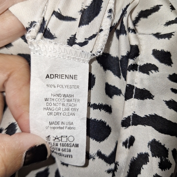 Adrienne Animal PRINT Black/Cream V-Neck PONCHO TUNIC Size Medium Oversized - Picture 7 of 8